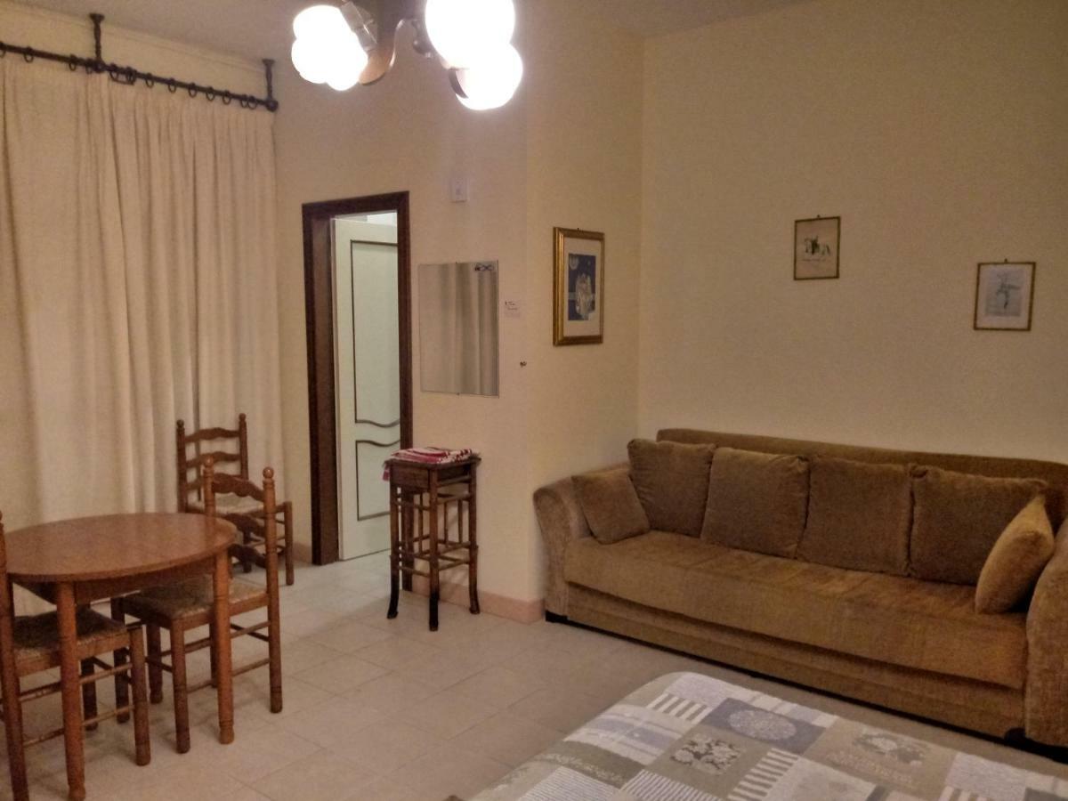 B&B Tio Pepe Розето дели Абруци Екстериор снимка